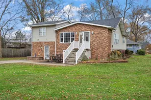 706 N Colfax St, Griffith, IN 46319 - Photo 3