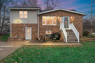 706 N Colfax St, Griffith, IN 46319 - Photo 1