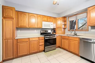 1510 W 94th Ct, Crown Point, IN 46307 - Photo 13