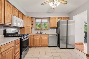1510 W 94th Ct, Crown Point, IN 46307 - Photo 5