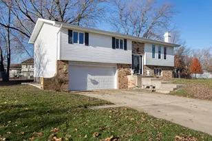 1510 W 94th Ct, Crown Point, IN 46307 - Photo 5