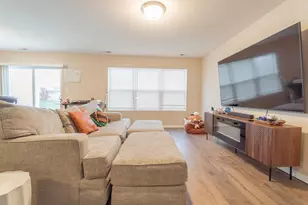 10207 Kreitzburg St, Dyer, IN 46311 - Photo 3