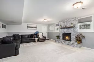 8838 Madison Ct, Munster, IN 46321 - Photo 13