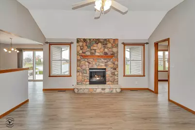 7646 Amanda's Way, Crown Point, IN 46307 - Photo 3