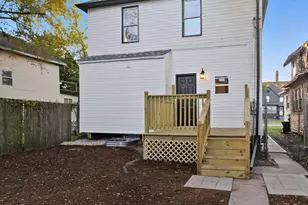 537 Harrison St, Gary, IN 46402 - Photo 23