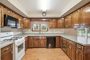 1917 Kennedy Ave, Schererville, IN 46375 - Photo 7