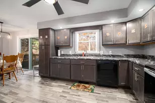 11404 Chateau Ln, Demotte, IN 46310 - Photo 5