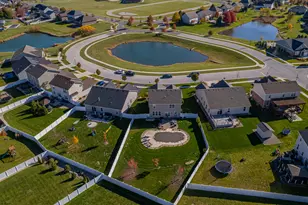 9351 Chestnut Cv, Saint John, IN 46373 - Photo 3