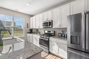 206 Sweetbay St, Valparaiso, IN 46385 - Photo 7