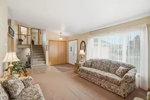 6586 Falcon Dr, Schererville, IN 46375 - Photo 5