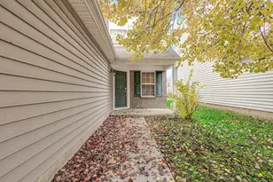 8142 Birchfield Dr, Indianapolis city (balance), IN 46268 - Photo 5