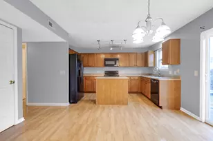 8142 Birchfield Dr, Indianapolis city (balance), IN 46268 - Photo 9