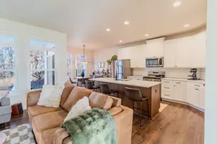 2160 Hickory Dr, Hobart, IN 46342 - Photo 9