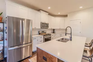 2160 Hickory Dr, Hobart, IN 46342 - Photo 13