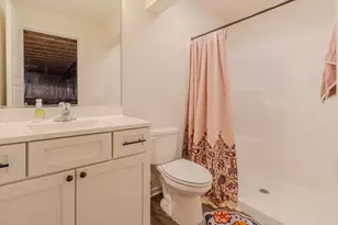 2160 Hickory Dr, Hobart, IN 46342 - Photo 35