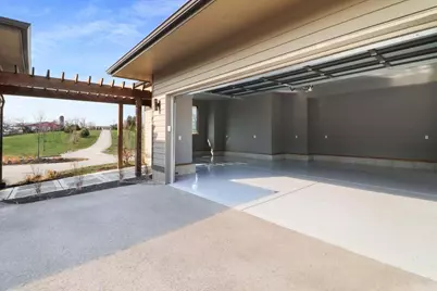 885 N 100 W, Valparaiso, IN 46385 - Photo 9