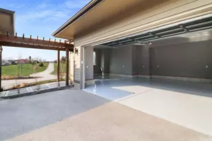 885 N 100 W, Valparaiso, IN 46385 - Photo 9