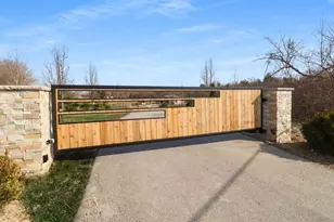 885 N 100 W, Valparaiso, IN 46385 - Photo 59