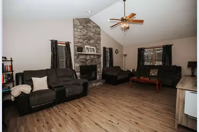 11215 N 80 W, Wheatfield, IN 46392 - Photo 7