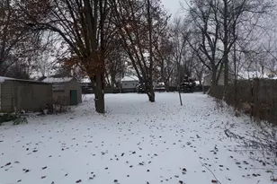 1524 Lincoln St, Hobart, IN 46342 - Photo 3