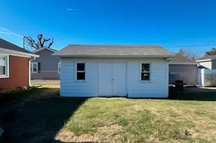 390 E Gray St, Martinsville, IN 46151 - Photo 19