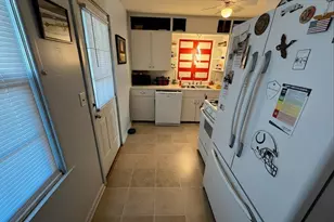 390 E Gray St, Martinsville, IN 46151 - Photo 5