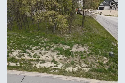 700 W Bay Court, Crown Point, IN 46307 - Photo 3