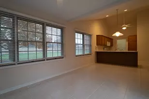 1800 Winfield Dr, Munster, IN 46321 - Photo 9