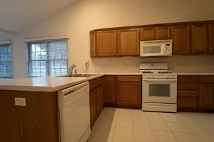 1800 Winfield Dr, Munster, IN 46321 - Photo 5