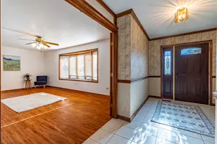 12680 Rosewood Ct, Saint John, IN 46373 - Photo 9