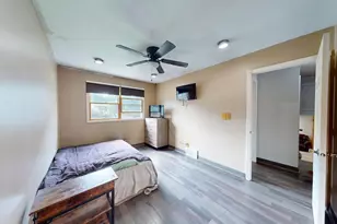 327 S 18th St, Chesterton, IN 46304 - Photo 17