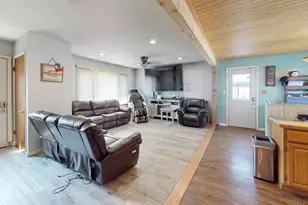 327 S 18th St, Chesterton, IN 46304 - Photo 5