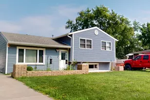 327 S 18th St, Chesterton, IN 46304 - Photo 3