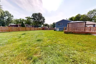 327 S 18th St, Chesterton, IN 46304 - Photo 27