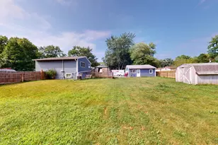 327 S 18th St, Chesterton, IN 46304 - Photo 29