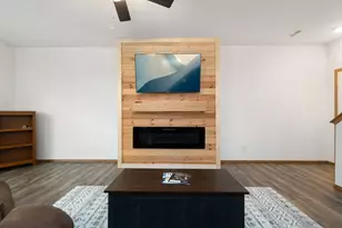 432 Briarwood Ln, Lowell, IN 46356 - Photo 5