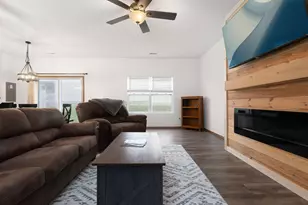 432 Briarwood Ln, Lowell, IN 46356 - Photo 7