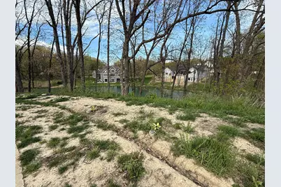 702 W Bay Court, Crown Point, IN 46307 - Photo 3