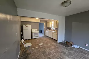 1119 Cass St, Gary, IN 46403 - Photo 5