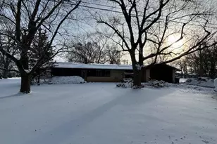 12109 White Oak Dr, Crown Point, IN 46307 - Photo 3