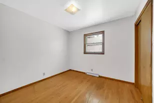 2002 Crockett Ave, Valparaiso, IN 46383 - Photo 19