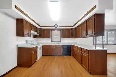 2002 Crockett Avenue, Valparaiso, IN 46383 - Photo 7