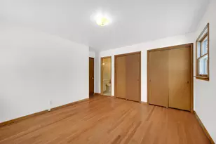 2002 Crockett Ave, Valparaiso, IN 46383 - Photo 15