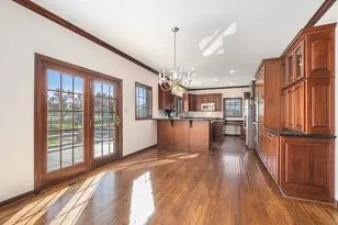 811 Royal Dublin Ln, Dyer, IN 46311 - Photo 9