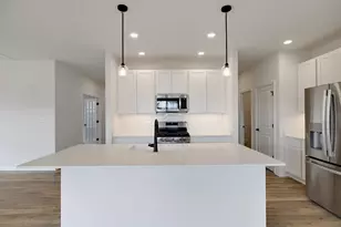 3104 Greenview Dr, Valparaiso, IN 46385 - Photo 9