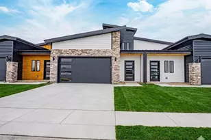 246 Sawgrass Dr, Crown Point, IN 46307 - Photo 1