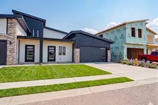 244 Sawgrass Dr, Crown Point, IN 46307 - Photo 1