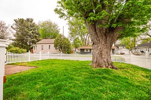 225 Jefferson Ave, Chesterton, IN 46304 - Photo 7