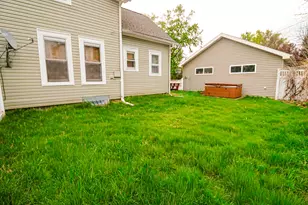 225 Jefferson Ave, Chesterton, IN 46304 - Photo 9