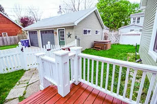 225 Jefferson Ave, Chesterton, IN 46304 - Photo 13